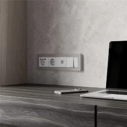 Рамка из поликарбоната на 4 поста Split дымчатый/белый, soft-touch W0043067