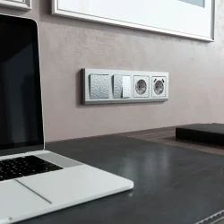 Выключатель одноклавишный проходной с подсветкой (Hammaer серебряный) W1212106