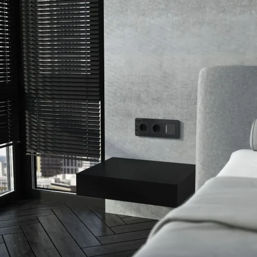 Розетка с заземлением и шторками (черный акрил) W1171148 - фото 3