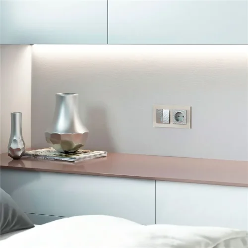 Розетка с заземлением и шторками (Hammaer серебряный) W1271106 - фото 4