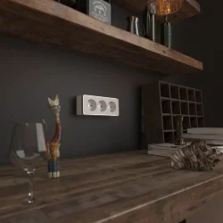 Розетка тройная с заземлением и шторками Gallant белая W5073101