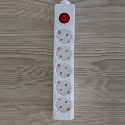 S-GSU5-5 WHITE Cетевой фильтр серии Universal, 5м Пвс 3x0.75, 5 гнезд, с-з, 10А, Защита от перенапряжения, короткого замыкания.