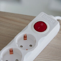 S-GSU5-5 WHITE Cетевой фильтр серии Universal, 5м Пвс 3x0.75, 5 гнезд, с-з, 10А, Защита от перенапряжения, короткого замыкания.