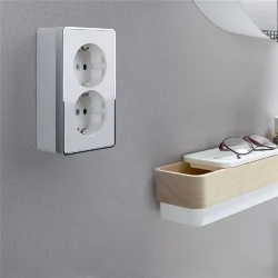 Розетка двойная с заземлением Gallant белая W5072101