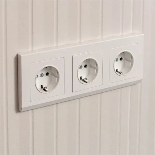 Рамка из поликарбоната на 3 поста Stark белый W0031801 - фото 3