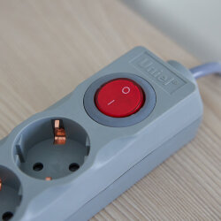 S-GSU5-5 GREY Cетевой фильтр серии Universal, 5м Пвс 3x0.75, 5 гнезд, с-з, 10А, Защита от перенапряжения, короткого замыкания.