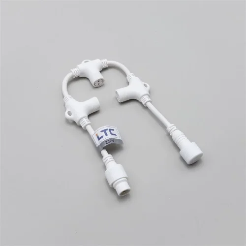 Разветвитель 3-х Лучевой для Бахромы, Занавесов и Нитей 220В без Возможности Управления, Провод Белый Каучук, IP65. Фото 2.