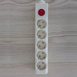 S-GSU5-3 IVORY Cетевой фильтр серии Universal, 3м Пвс 3x0.75, 5 гнезд, с-з, 10А, Защита от перенапряжения, короткого замыкания.