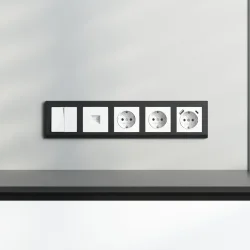 Рамка из поликарбоната на 5 постов Stark черный W0051808