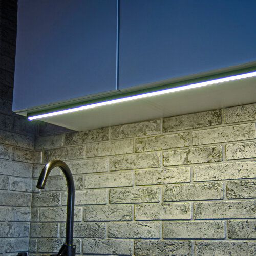 ULI-Q951 10W-4000K IP20 BLACK Светильник линейный светодиодный аналог Т5, 230В, Кабель 0.9м с вилкой и крепление в-к, Белый свет 4000K, Корпус черный, TM Volpe - фото 3