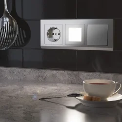 Рамка из поликарбоната на 3 поста Stark серебряный W0031806