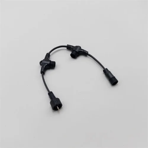 Разветвитель 3-х Лучевой для Нитей 24В без Возможности Управления, Провод Черный ПВХ, IP65. Фото 2.