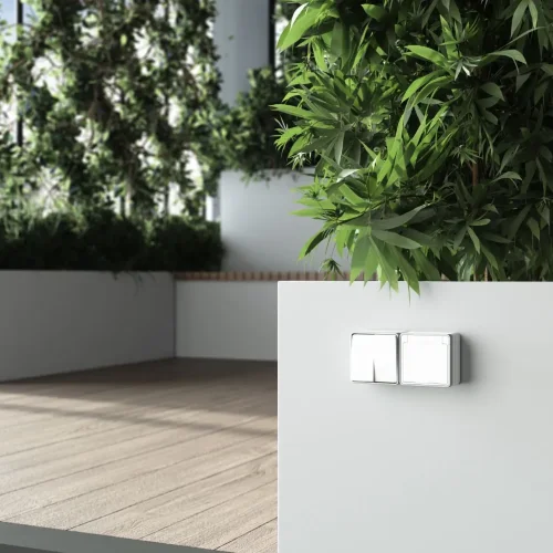 Розетка влагозащ. с зазем. с защит. крышкой и шторками Gallant белая W5071201 - фото 3